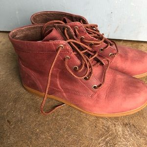 Kodiak Burgundy lace up boots Women’s 7.5